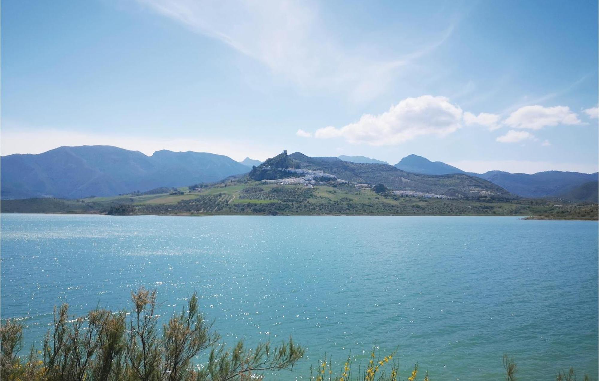 Nice home in Olvera with 8 Bedrooms, WiFi&Outdoor swimming pool Buitenkant foto